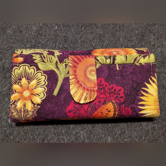 Beautiful Handmade Tri-fold Wallet - Picture 2 of 6